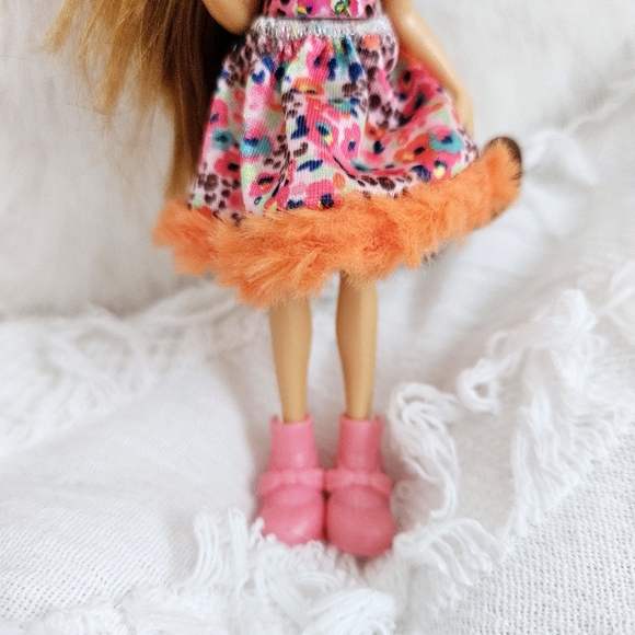 2 Enchantimals Dolls Cherish Cheetah & Peeki Parrot - Picture 6 of 6